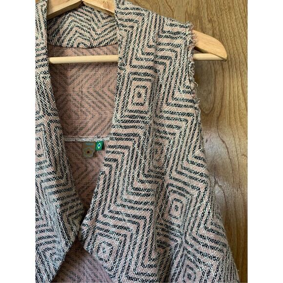 FARM Rio Textured Distressed Boho Vest Pink, Black Size S - Picture 5 of 11